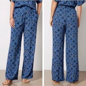 Evereve Blue Laurena Rayon Wide Leg Pants. Size Small. Resort Flowy
